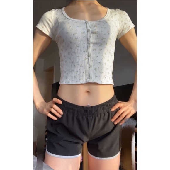 Brandy Melville zelly top - Picture 2 of 4